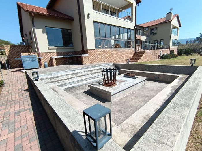 For Sale: Holiday Accommodation in Badplaas Central with 5 bedrooms and amenities.