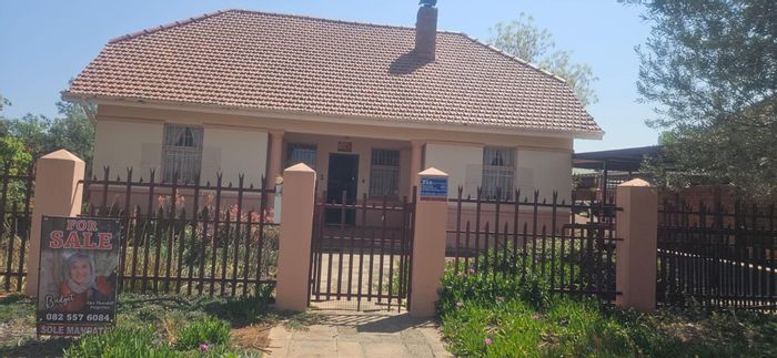 Belgravia House For Sale: 3 Bedrooms, Family Room, Garden, Secure Parking.