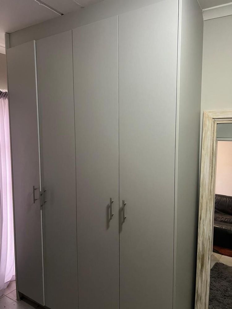 build in bedroom cuboards