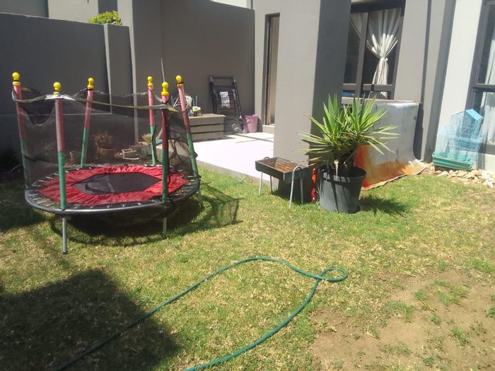 For Sale: Apartment in Sunninghill with pool, garden, and secure living.