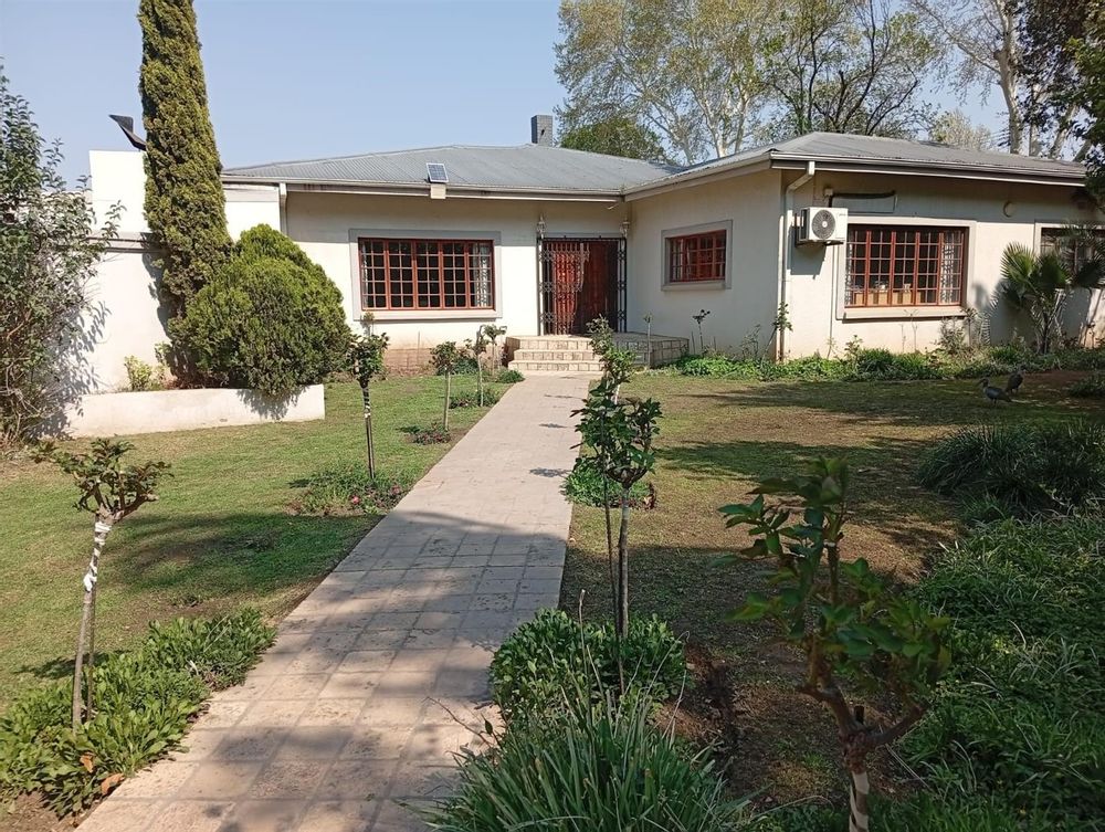 Front pedestrian entrance