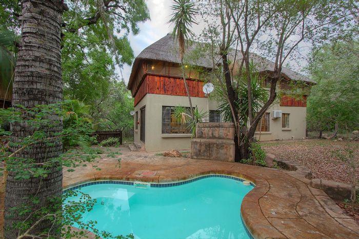 Marloth Park Central House For Sale: 4 beds, pool, near Kruger National Park.