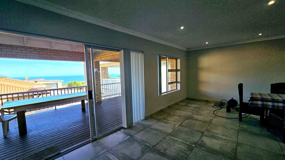 LIVING ROOM MAIN HOUSE