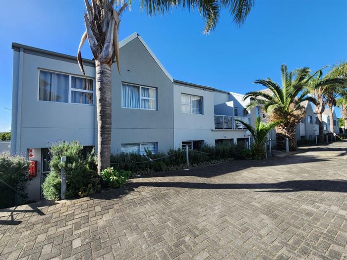 Aston Bay Apartment For Sale: 2 beds, nature reserve views, braai patio, solar power.