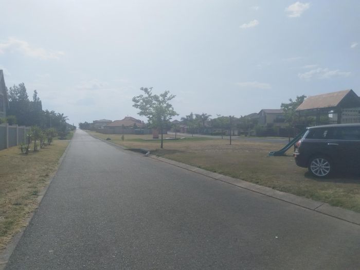 Reyno Ridge: For Sale - Vacant Land Residential with 24-hour security and gated access.