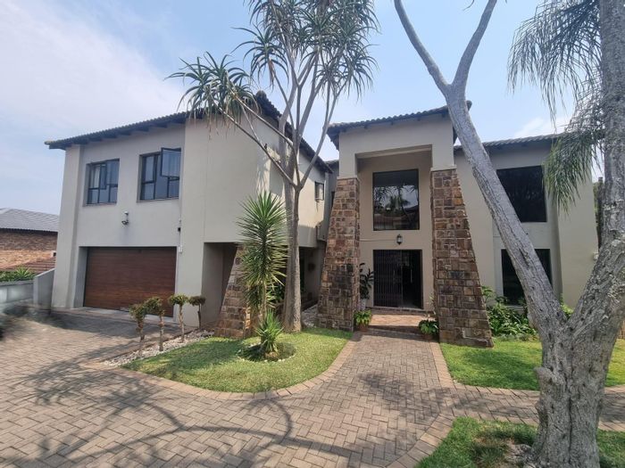 For Sale: Spacious Stonehenge house with pool, office, and dual living options.