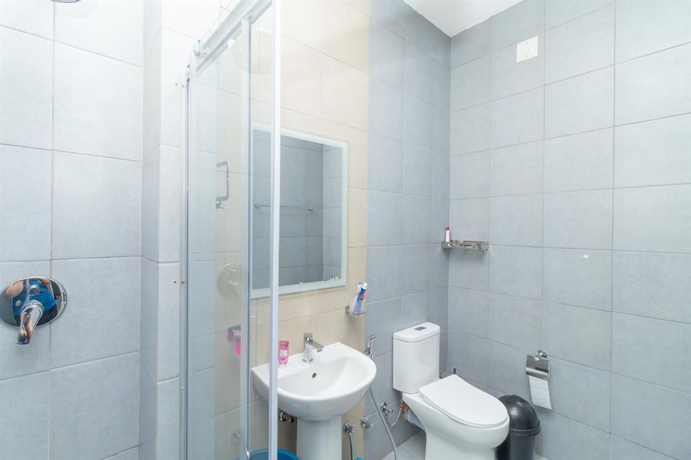 flat bathroom 2