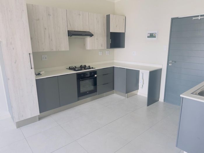 Carlswald Apartment To Rent: 2 beds, 2 baths, clubhouse, prepaid utilities.