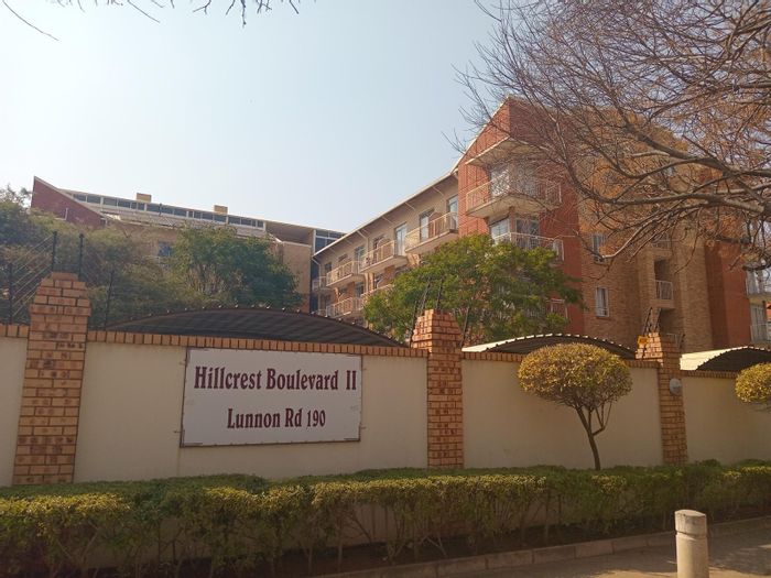 Hillcrest Apartment For Sale: 1-bedroom loft, secure complex, near university and amenities.