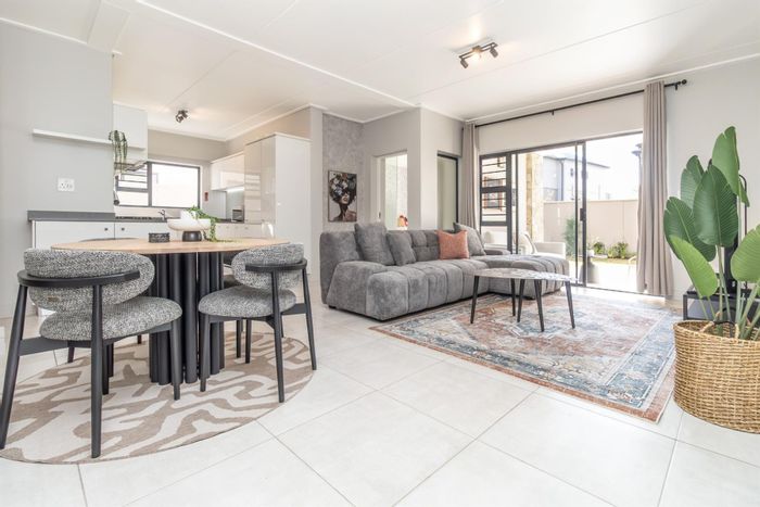 For Sale: 3-Bedroom Apartment in Waterfall with Lifestyle Centre Amenities and Garden.