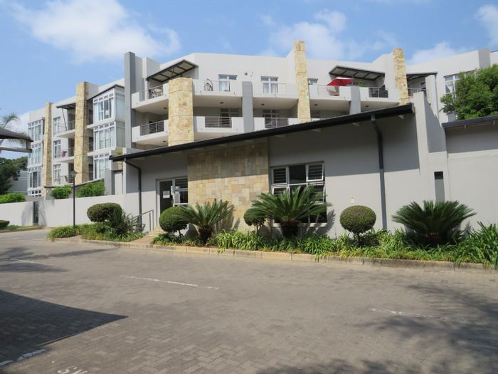 Townhouse To Rent in Sandton Central: 24-hour security, pool, and spacious living.