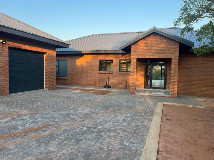 For Sale: 3-Bedroom House in Verloren Estate with Boma Braai and Pet-Friendly Access.