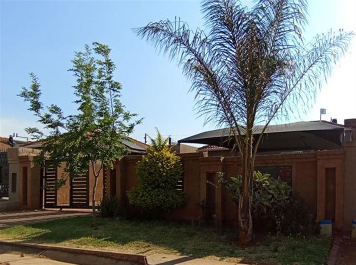 For Sale: House in Gem Valley with gated security, pet-friendly, spacious living area.