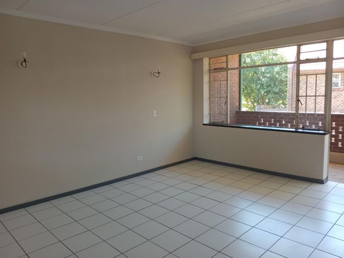 2-Bedroom Apartment For Sale in Lyndhurst, near schools and shopping amenities.