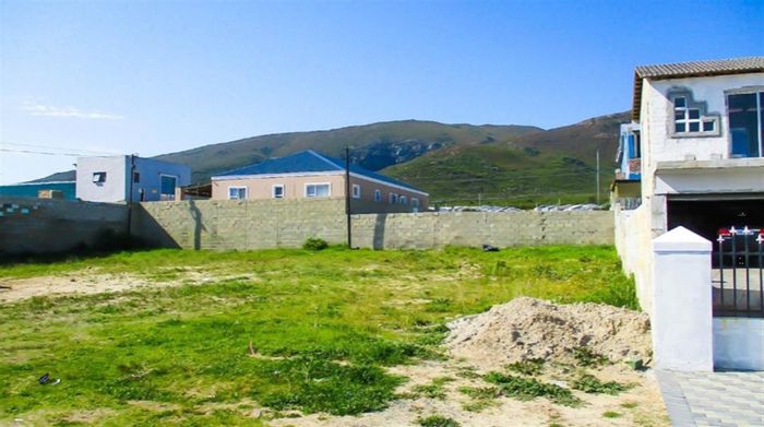 Vacant land for sale in Hawston, near beach and essential amenities.