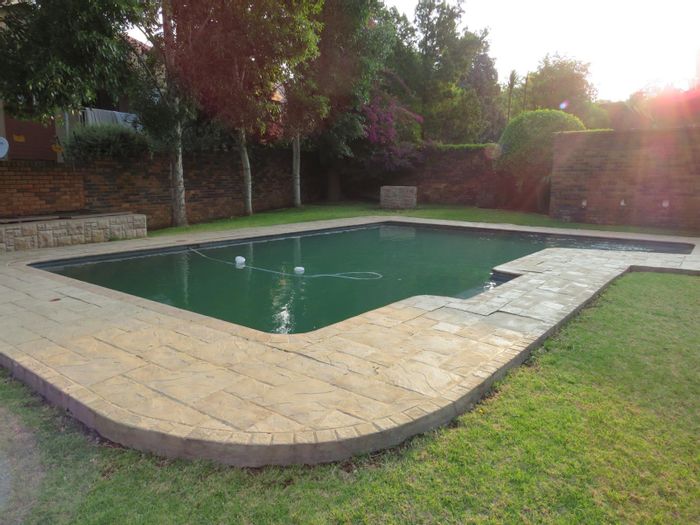 Buccleuch Townhouse For Sale: 2 Bedrooms, Alarm System, Backup Power, Convenient Living.