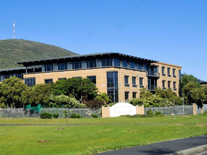 Commercial office space to rent in Plattekloof with 24-hour security and parking.