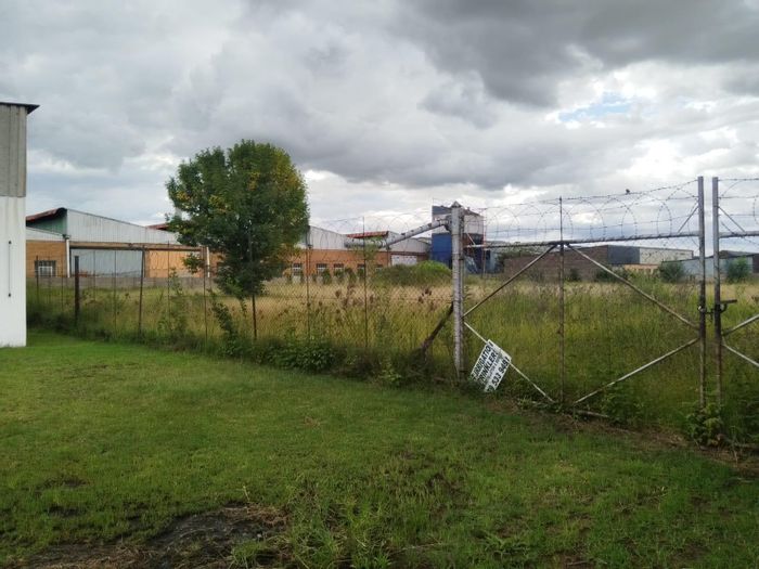 For Sale: 2741 m² Industrial Land in Erasmus, ideal for development and investment.