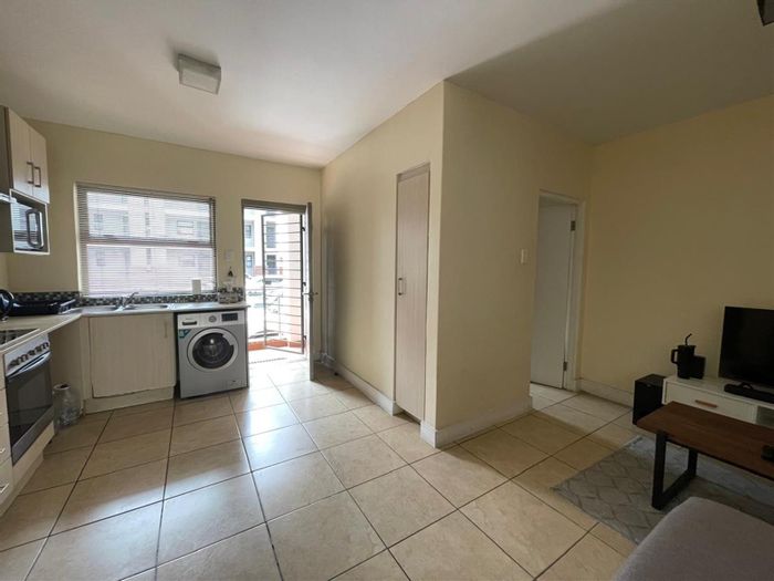 Edenburg Apartment For Sale: 1-bed, private garden, pool, secure complex.