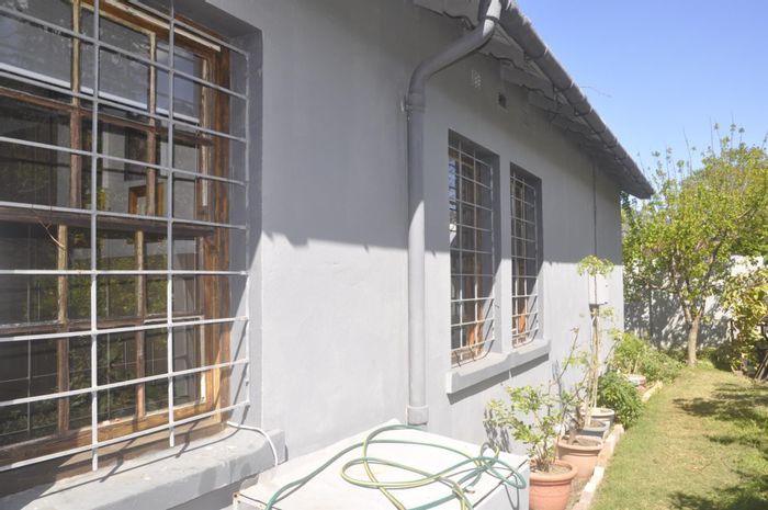 House for Sale in Groot Brakrivier Central: 3 beds, granny flat, prime location.