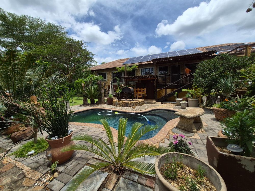 Sparkling Pool Heated