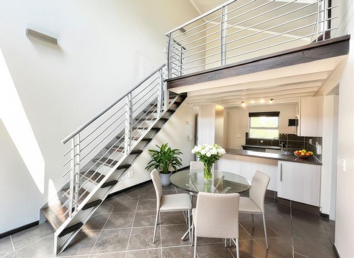 Bryanston Apartment For Sale: 1 bed, loft, pool, tennis court, 24/7 security.