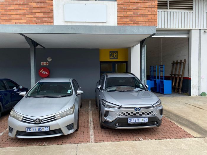 House in Cornubia Central To Rent: 2 parking bays, loading bay, spacious layout.