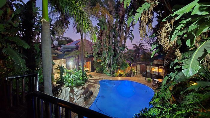 For Sale: House in Waterkloof Glen with pool, granny flat, and ample parking.