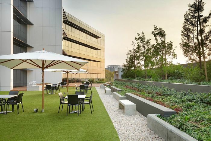 Commercial Office Space To Rent in Morningside: 268m², parking, security, energy-efficient design.