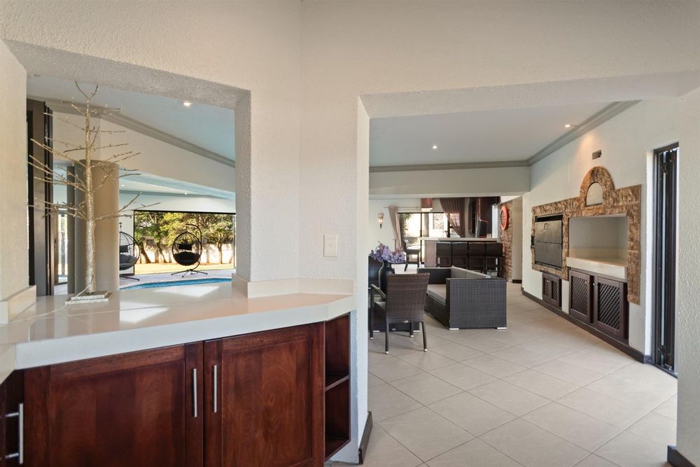 entertainment area kitchen