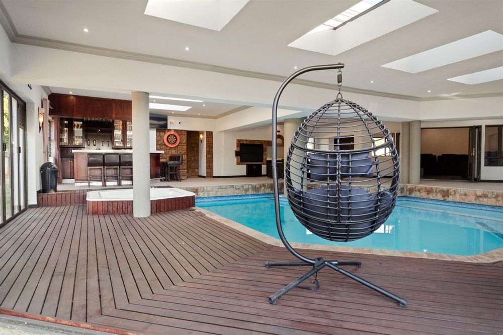 Indoor pool and jacuzzi