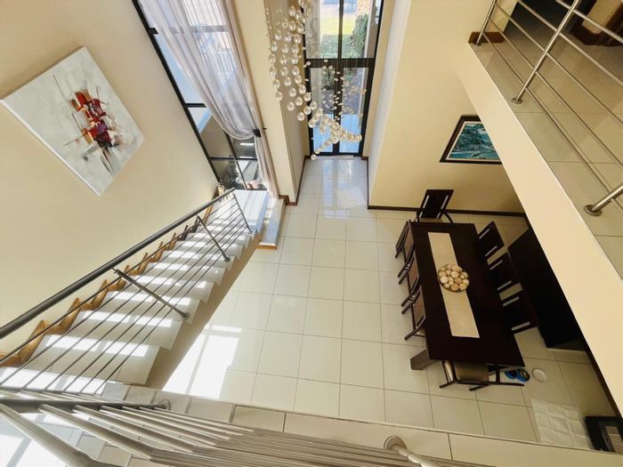 For Sale: House in Theresapark with 5 bedrooms, pool, and security estate amenities.