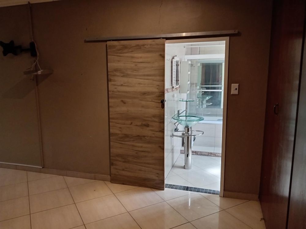 En-suite entrance