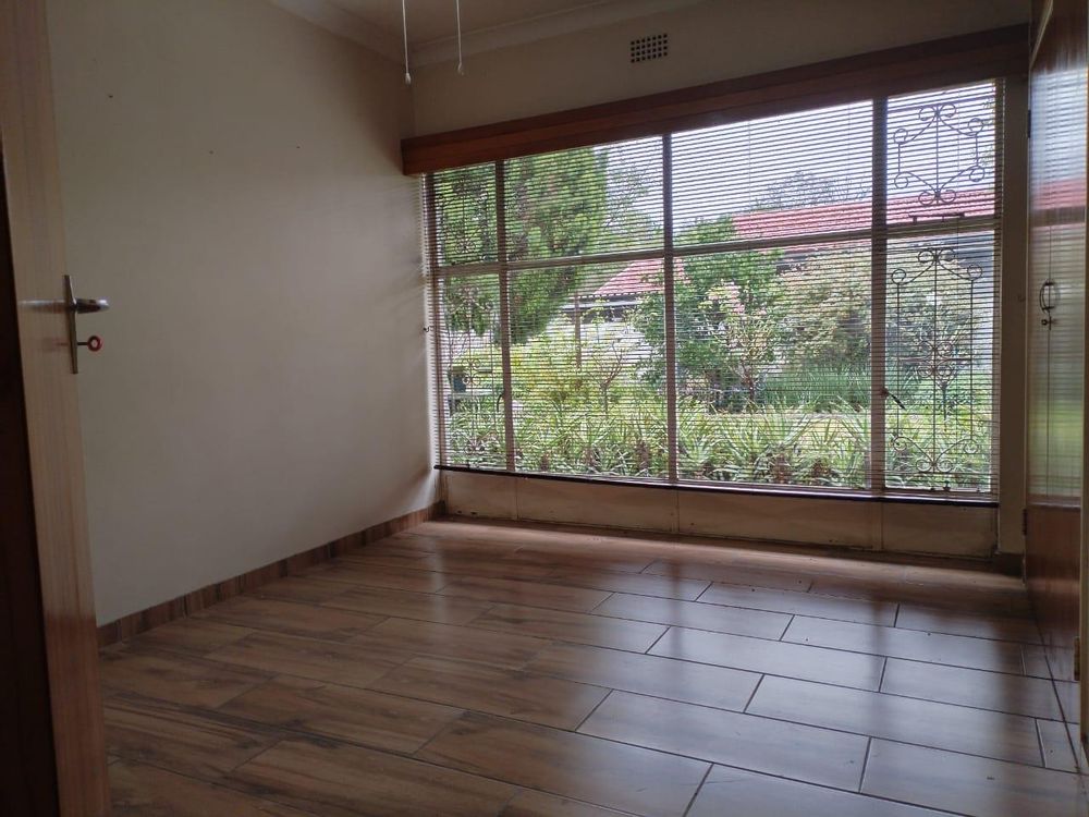 Spacious laminated Bedroom