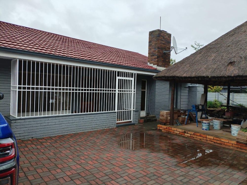 Towards Front door Entrance