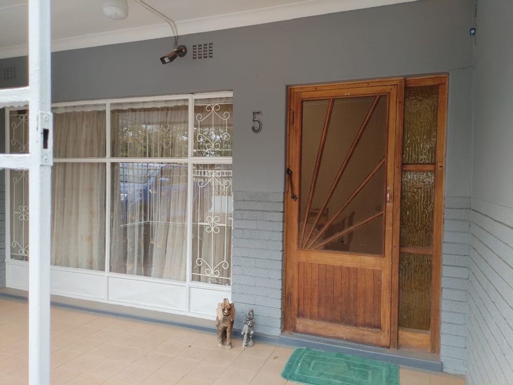 Front Entrance Sun Stoep