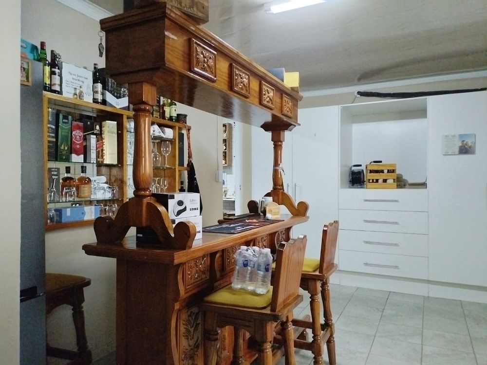 Bar room