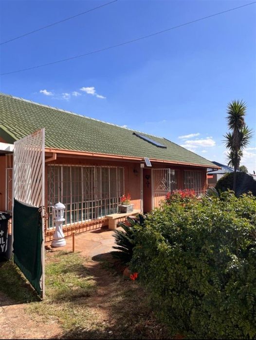 Two houses with separate access for sale in Witpoortjie; ideal for rental income.