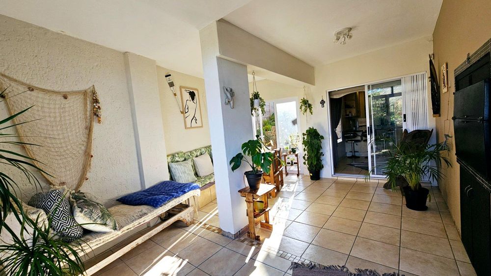 ENCLOSED PATIO/BRAAI ROOM