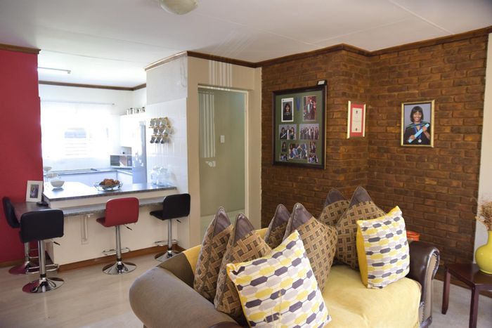 Riebeeckstad House For Sale: 3 beds, pool, patio, and bar for entertaining.