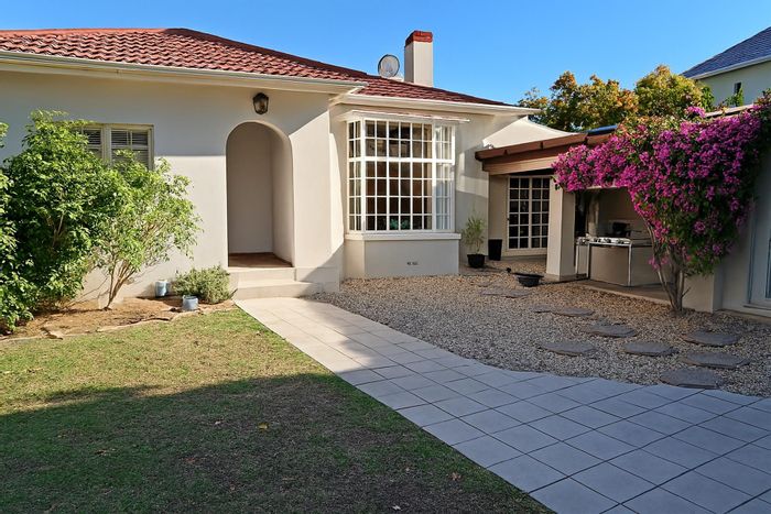 For Sale: Mill Park House with pool, flatlet, and study near schools.