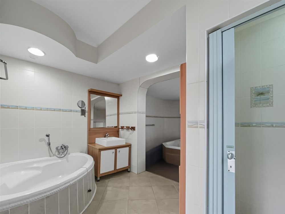 Main Ensuite