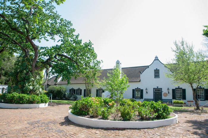 Paarl Rural Small Holding For Sale: Historic estate with hotel, farm, and amenities.
