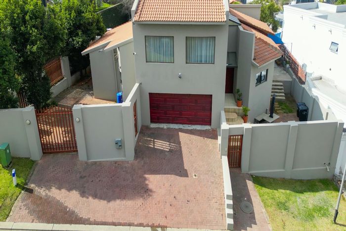 For Sale: Family House in Northcliff with 4 Bedrooms, Double Garage, and Private Yard.