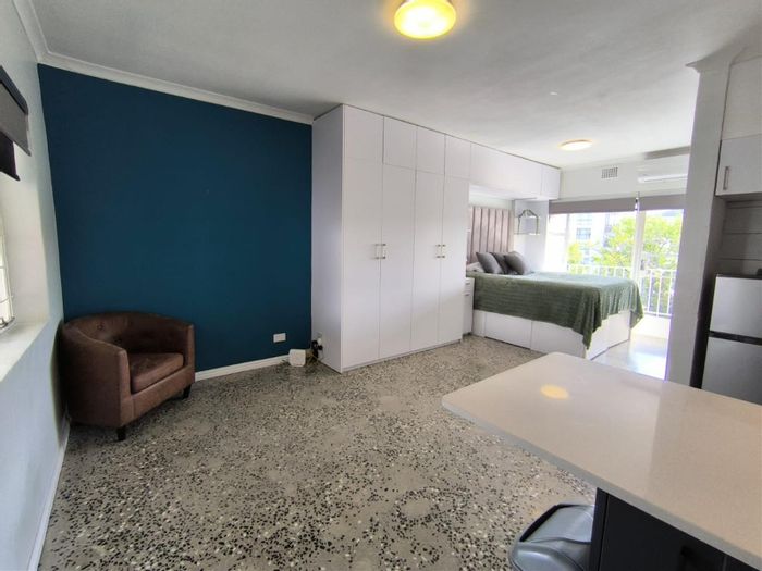 Furnished bachelor apartment in Stellenbosch Central, includes utilities and appliances. To Rent.