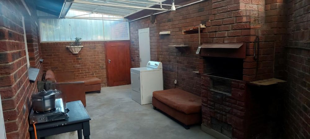 Spacious Braai Room