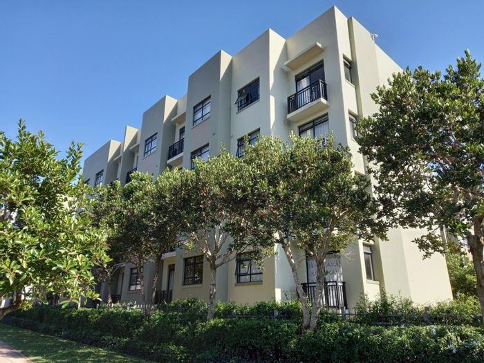 Umhlanga Ridge Apartment To Rent: Pools, security, close to shopping and freeways.