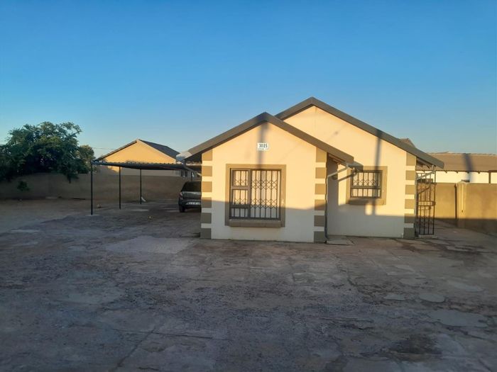 3-bedroom house for sale in Toekomsrus with wheelchair access and pet-friendly yard.