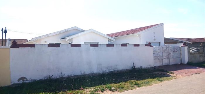 For Sale: Motherwell House with 3 Bedrooms, 2 Flats, Garage, and Secure Parking.