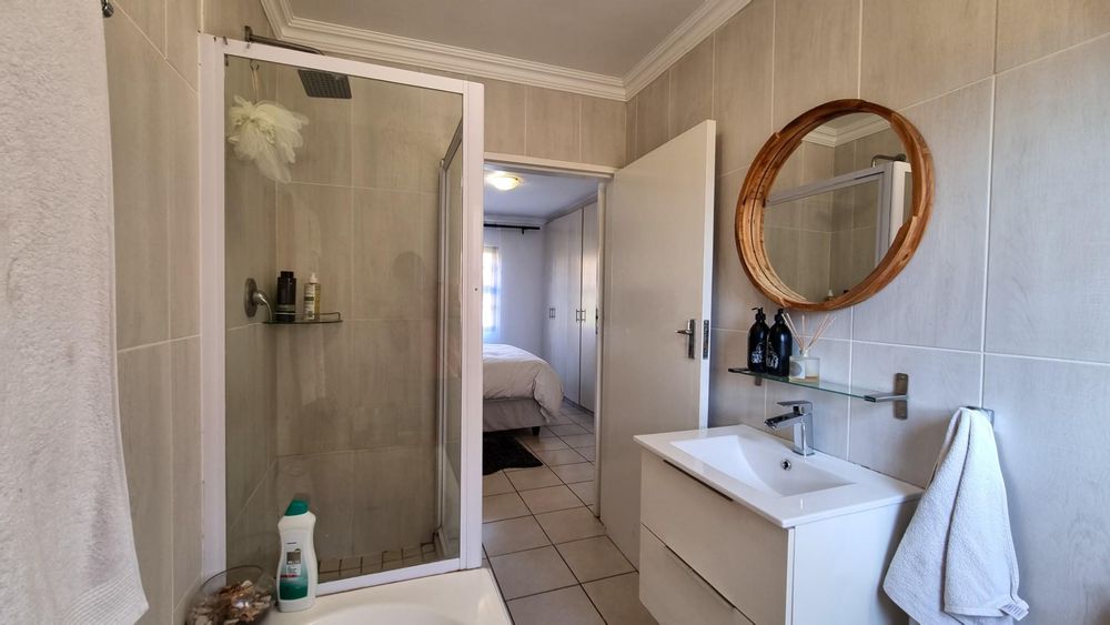 Bathroom Main Ensuite